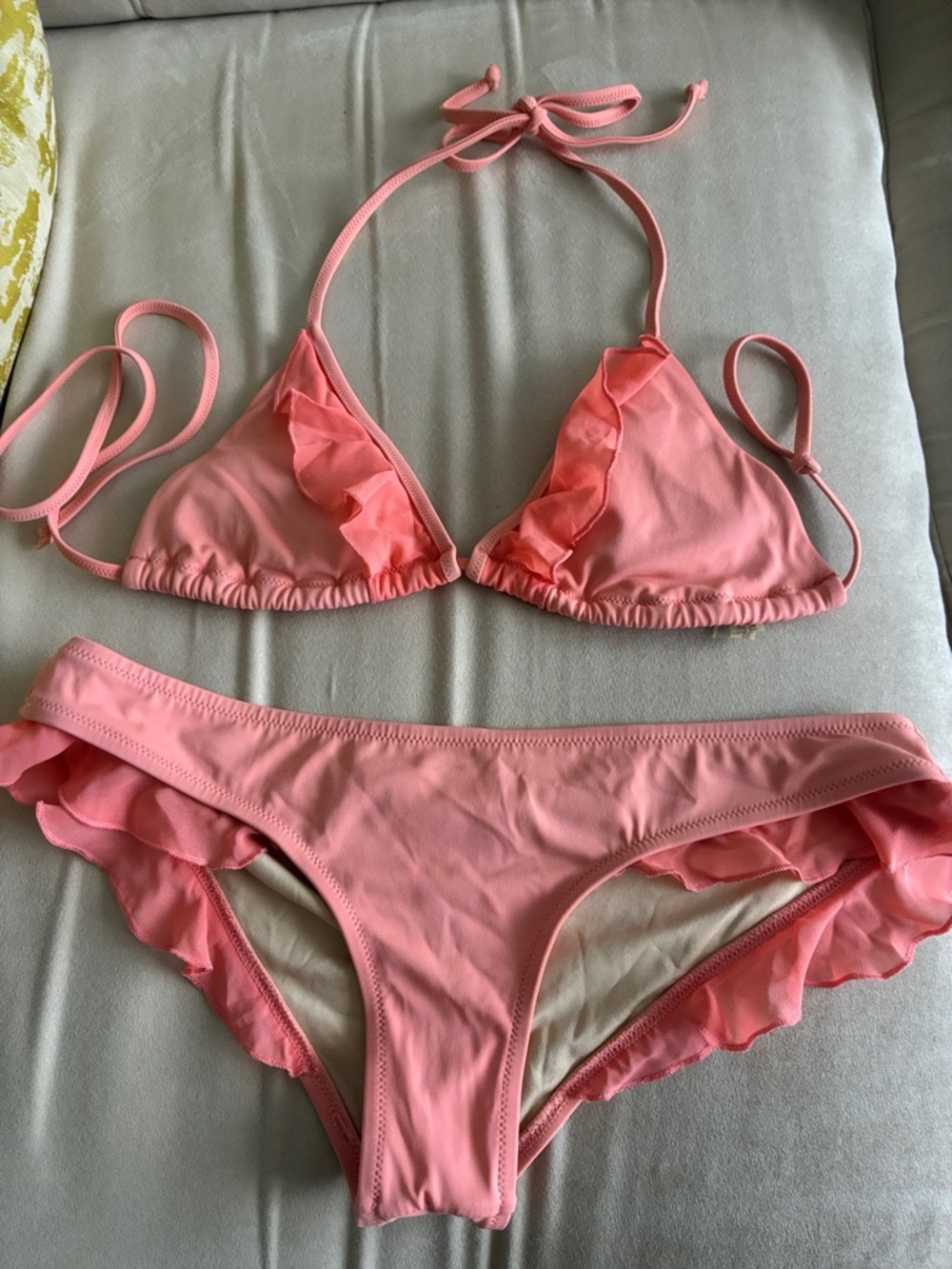 Victoria's Secret Ruffle flirty Triangle Bikini Set in size small